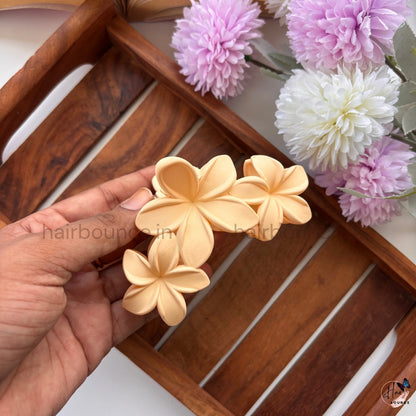 Matte Triple Blossom Hair Claw – Large