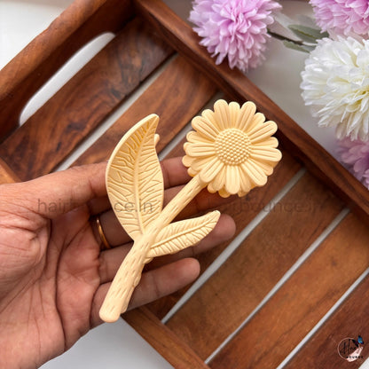Matte Daisy Stem Hair Claw – Large