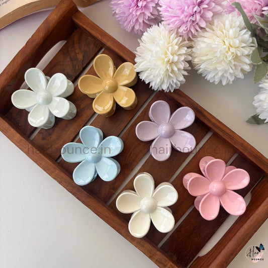 Pastel Daisy Bloom Hair Claw – Medium
