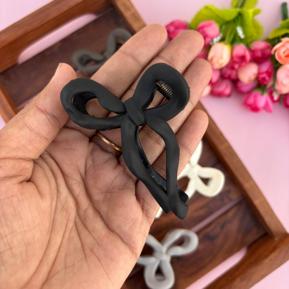 Wavy Bow Matte Finish Hair Claw - Medium