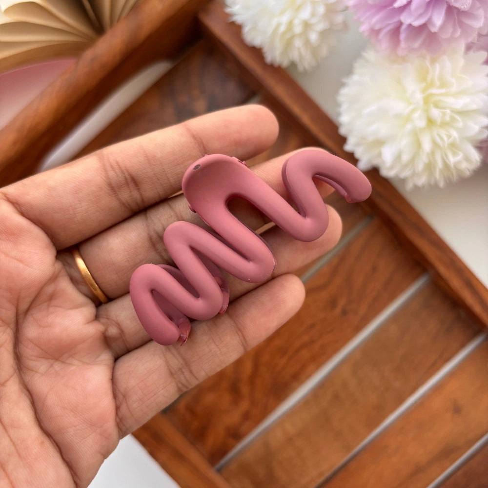 🎨 Pastel Wave Hair Claw – Medium