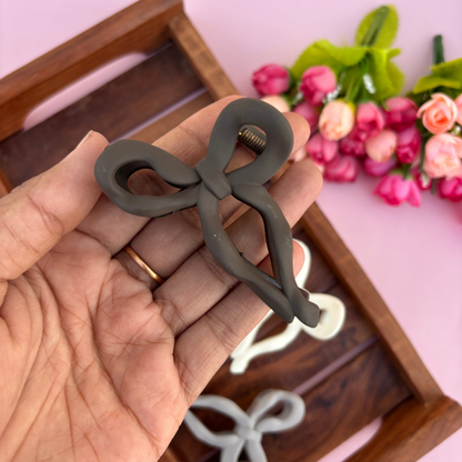 Wavy Bow Matte Finish Hair Claw - Medium