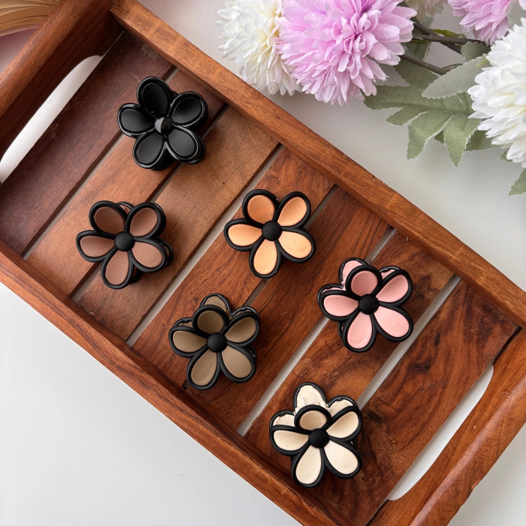 Glossy Outline Daisy Flower Hair Claw – Small