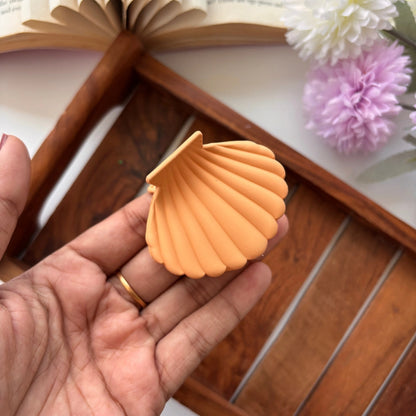 Matte Shell Hair Claw – Medium