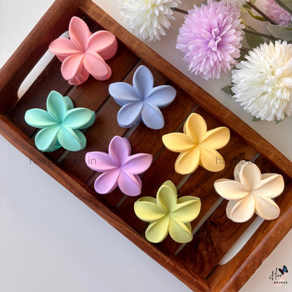 Pastel Bloom Matte Hair Claw – Medium