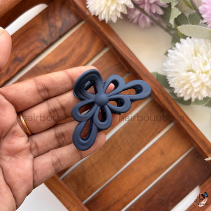 Daisy Bloom Hair Claw – Medium