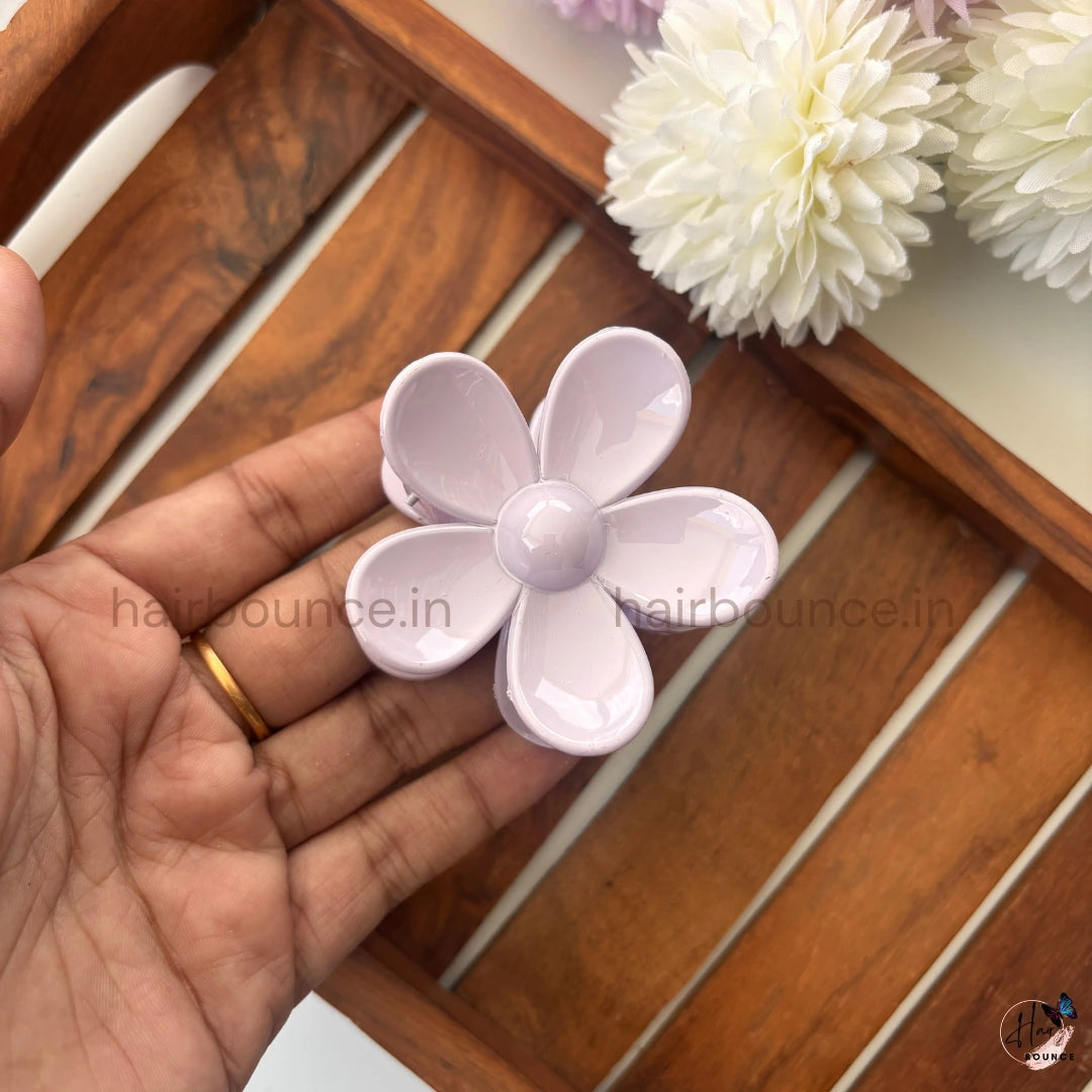 Pastel Daisy Bloom Hair Claw – Medium
