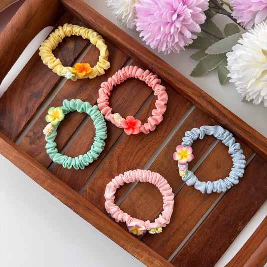 Mini Flower Scrunchie
