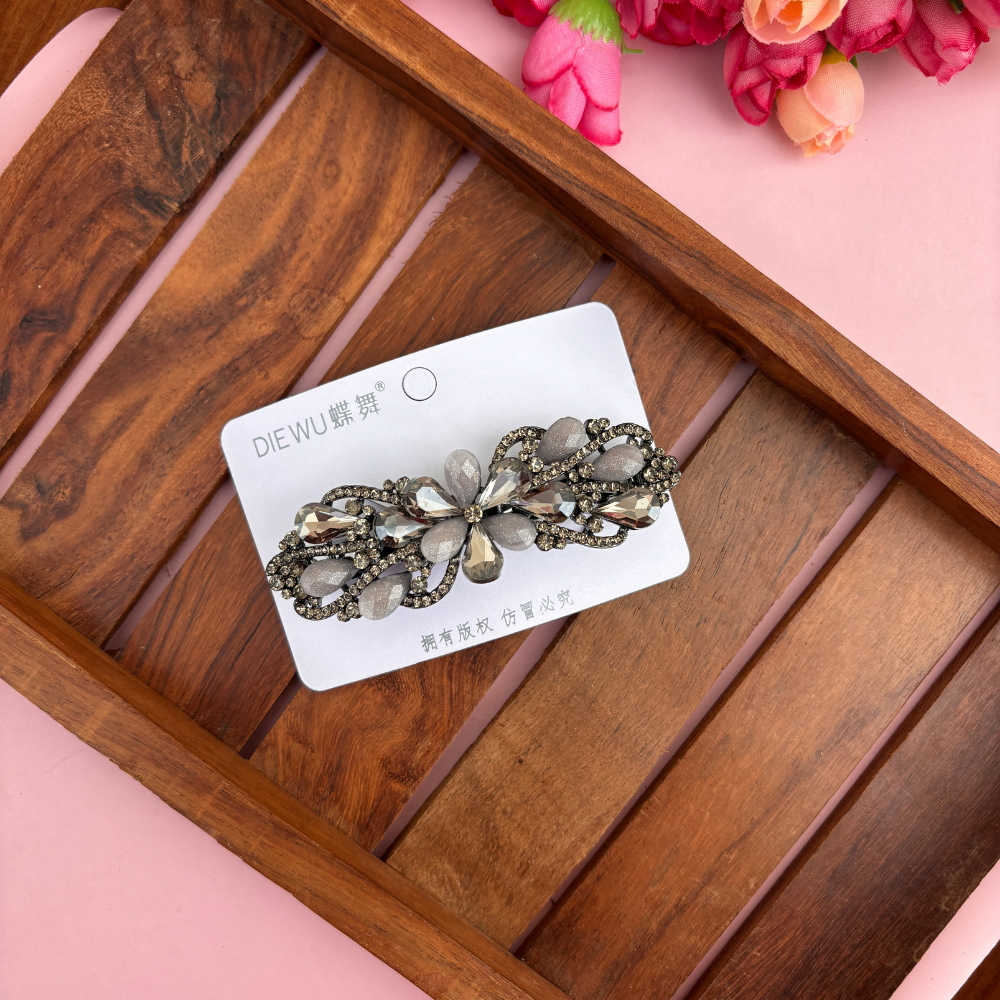 Floral Flare Center Clip