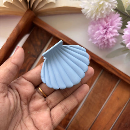 Matte Shell Hair Claw – Medium