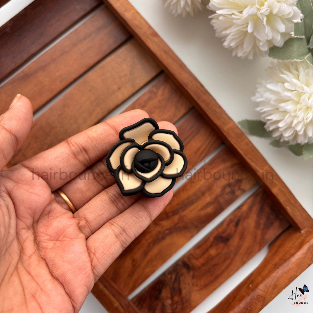 Matte Rose Flower Outline Hair Claw – Small