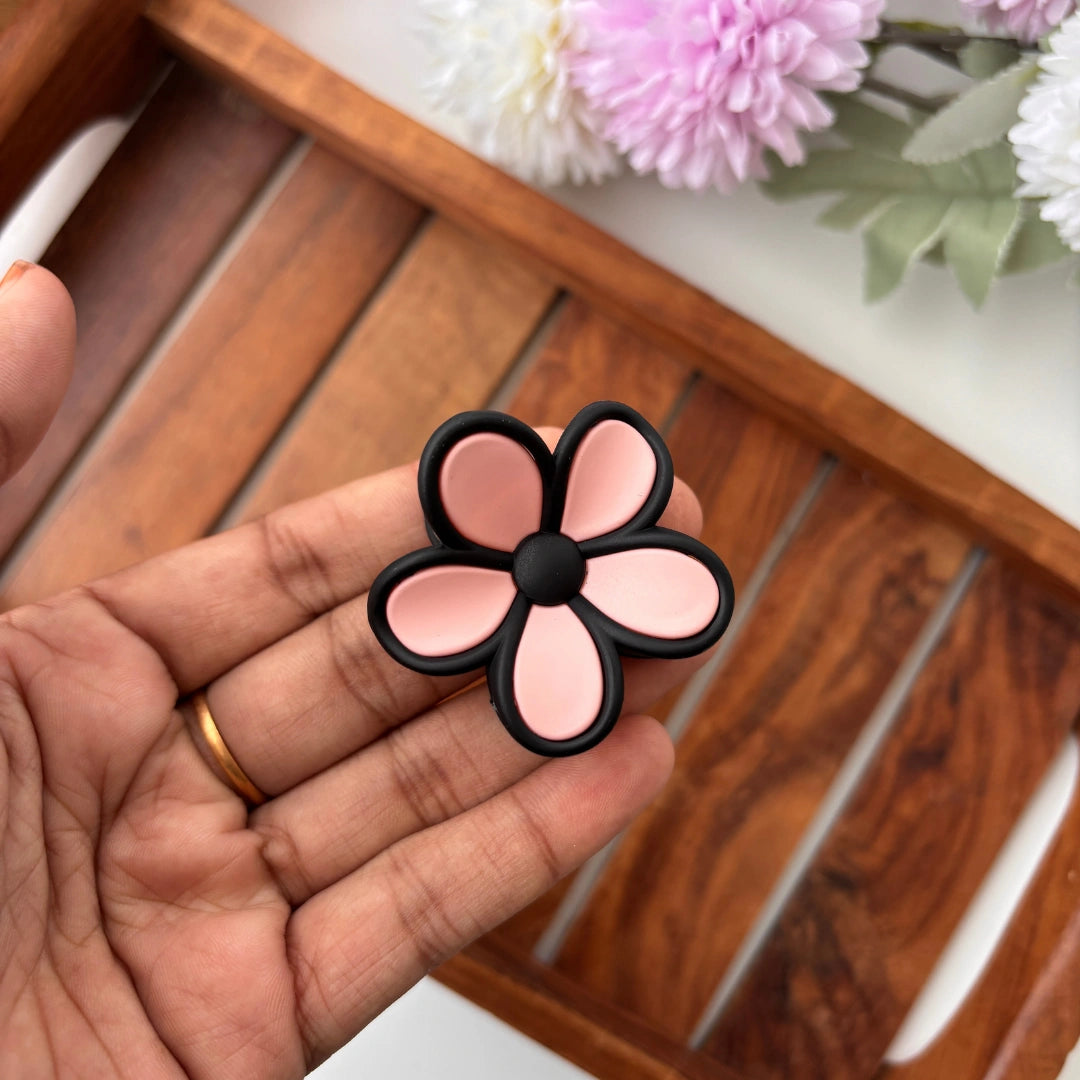 Glossy Outline Daisy Flower Hair Claw – Small