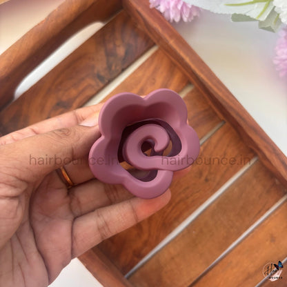 Bloom Twist Flower Hair Claw – Medium