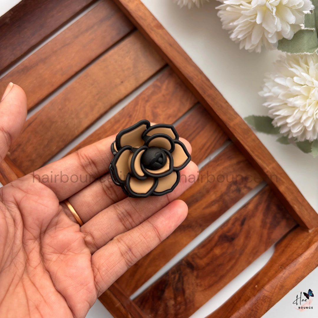 Matte Rose Flower Outline Hair Claw – Small
