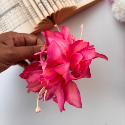 Loop Shape Floral Hair Claw – Large