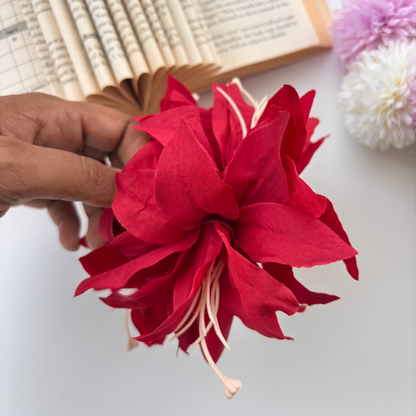 Loop Shape Floral Hair Claw – Large