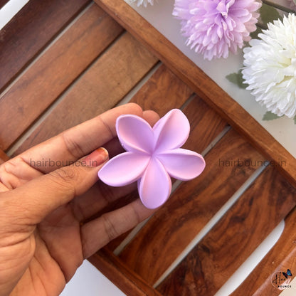 Pastel Bloom Matte Hair Claw – Medium