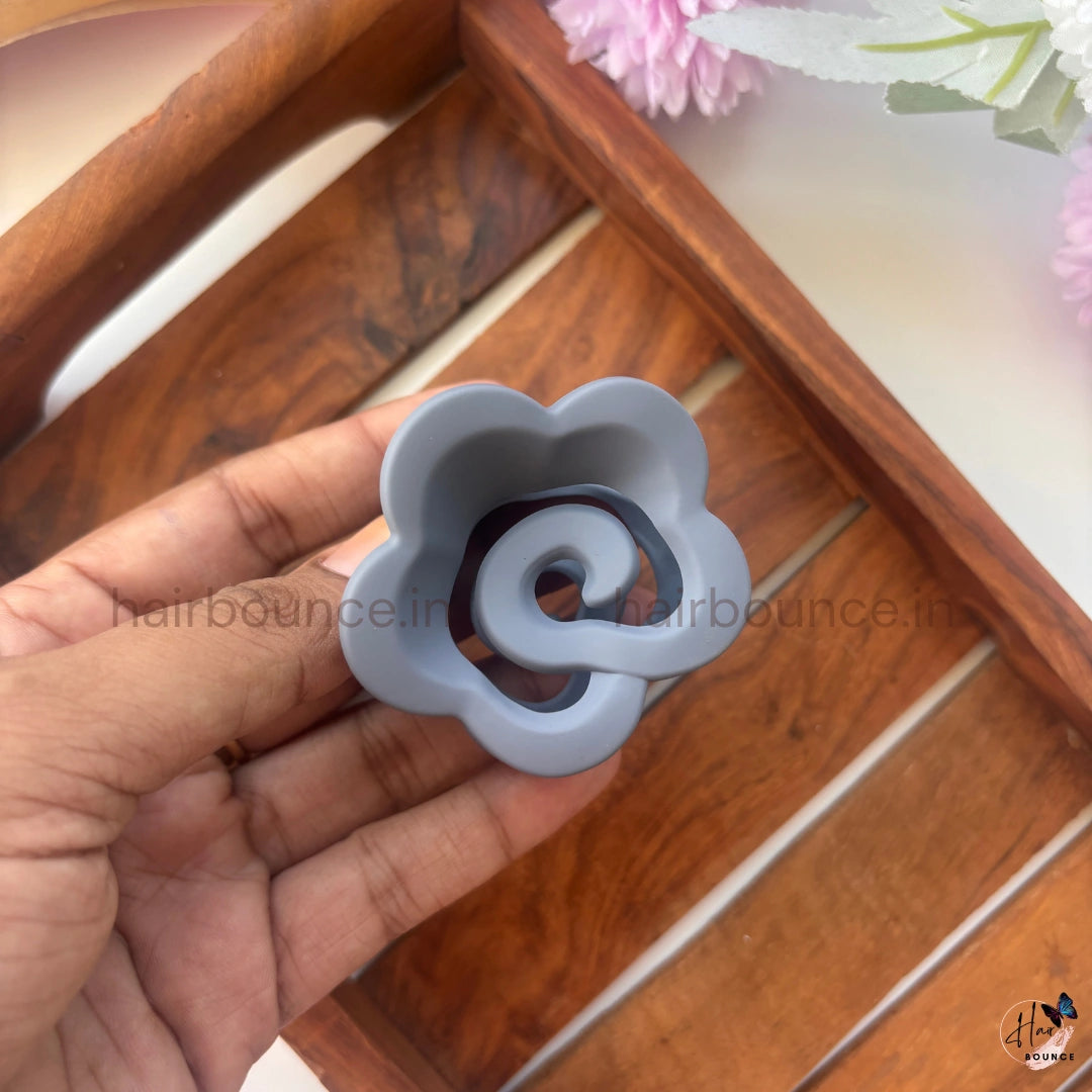 Bloom Twist Flower Hair Claw – Medium