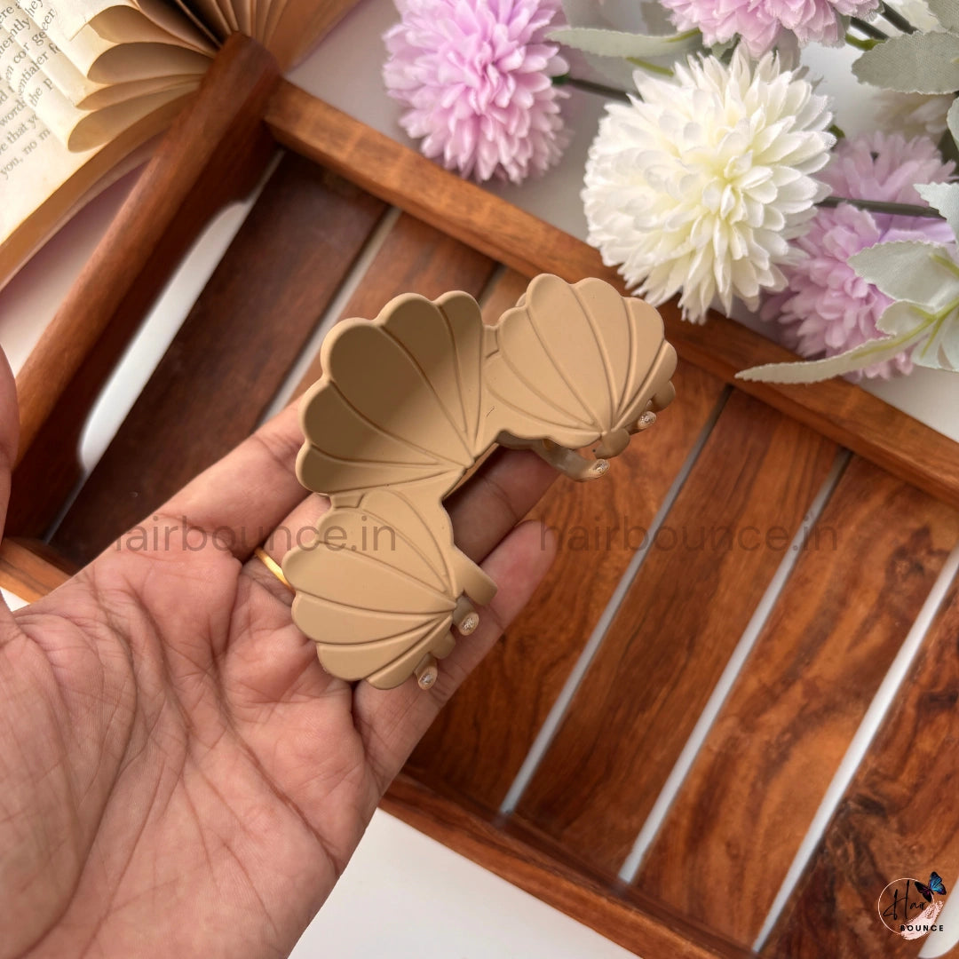 Matte Seashell Hair Claw – Large