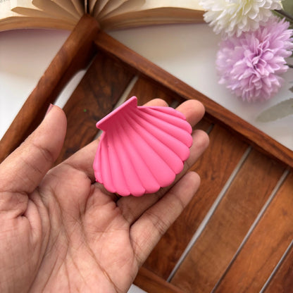 Matte Shell Hair Claw – Medium