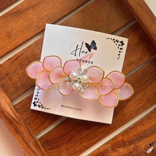 Blush Petal Pearl Bloom Center Hair Clip – Soft Pink Floral Design