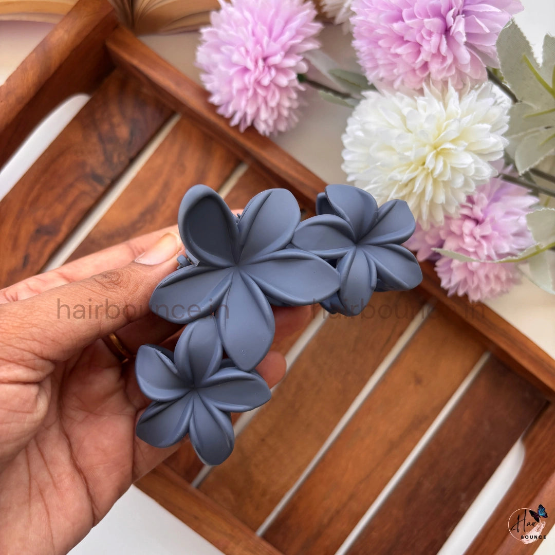 Matte Triple Blossom Hair Claw – Large