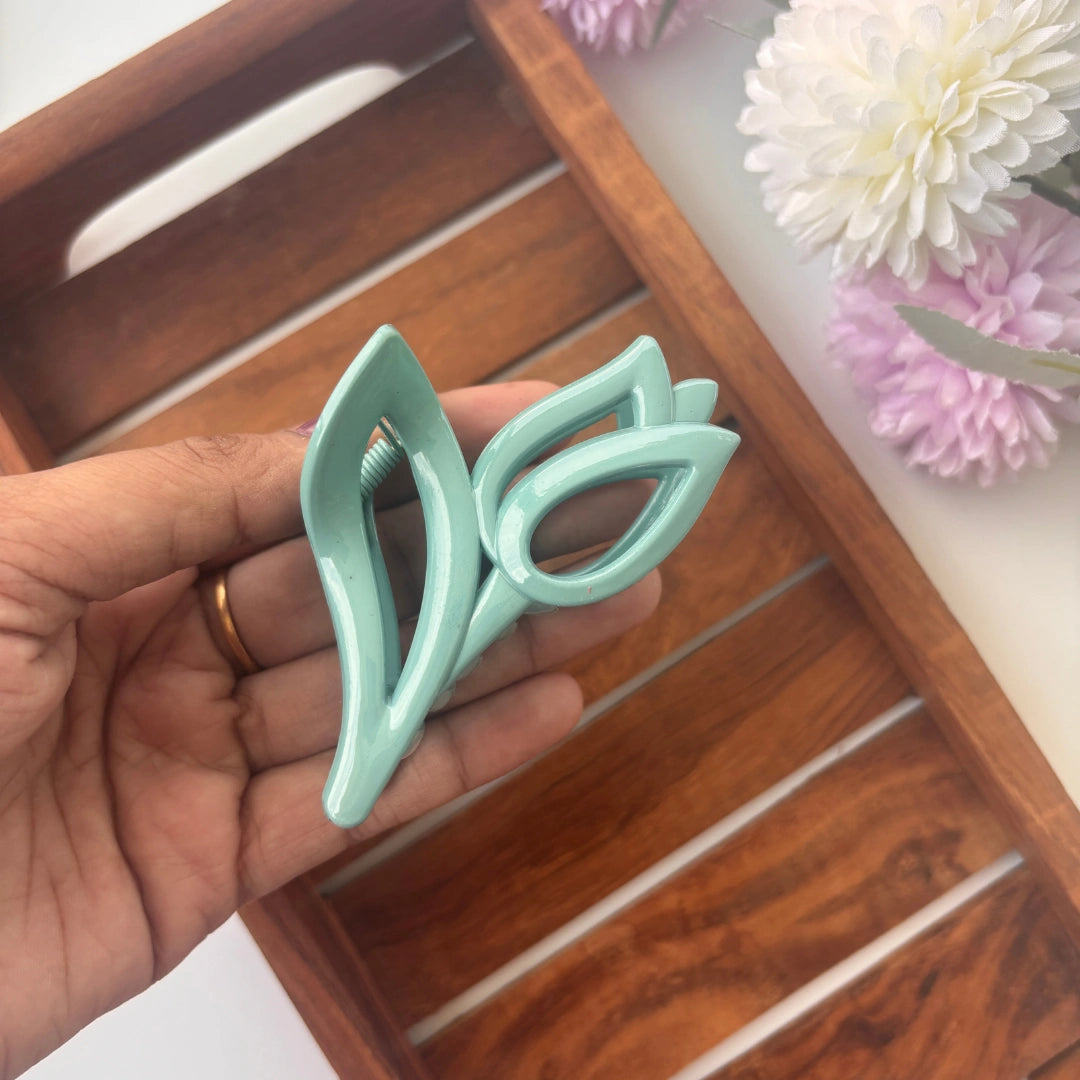 Minimal Tulip Petal Hair Claw – Medium