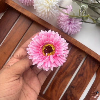 Daisy Bloom Flower Hair Claw - Medium