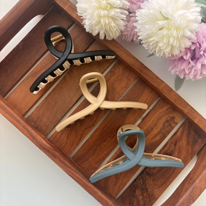 Smooth Finish Dual Colour Loop Hair Claw - Large