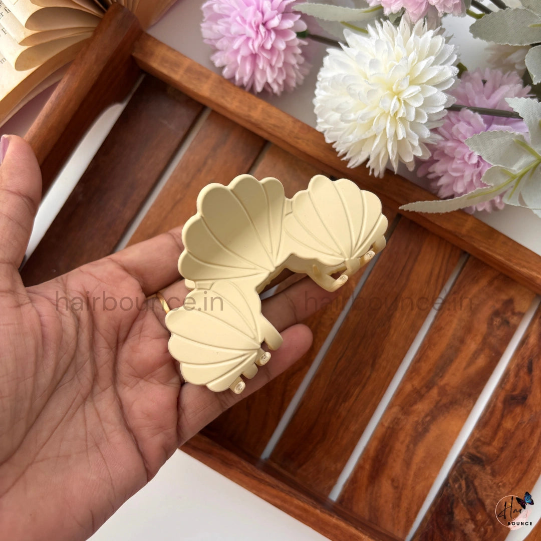 Matte Seashell Hair Claw – Large