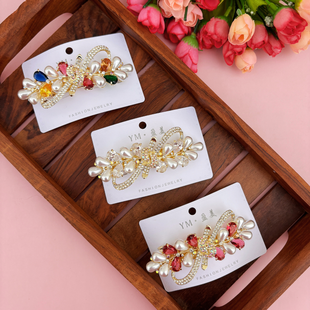 Knotted Pearl Stone Center Clip