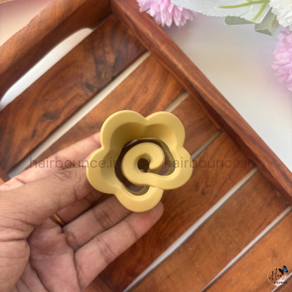 Bloom Twist Flower Hair Claw – Medium