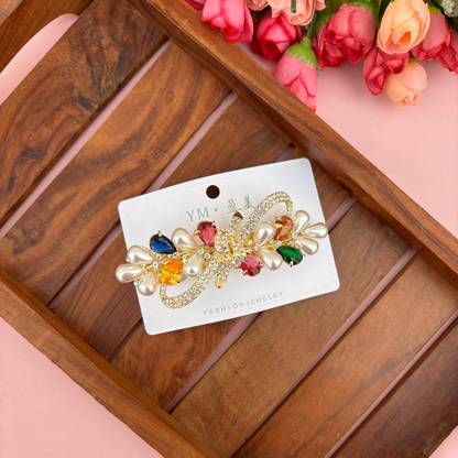 Knotted Pearl Stone Center Clip