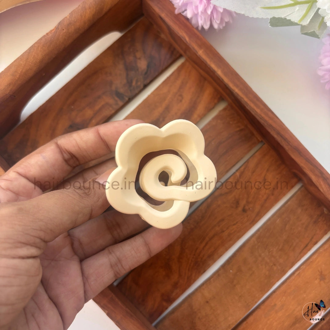 Bloom Twist Flower Hair Claw – Medium