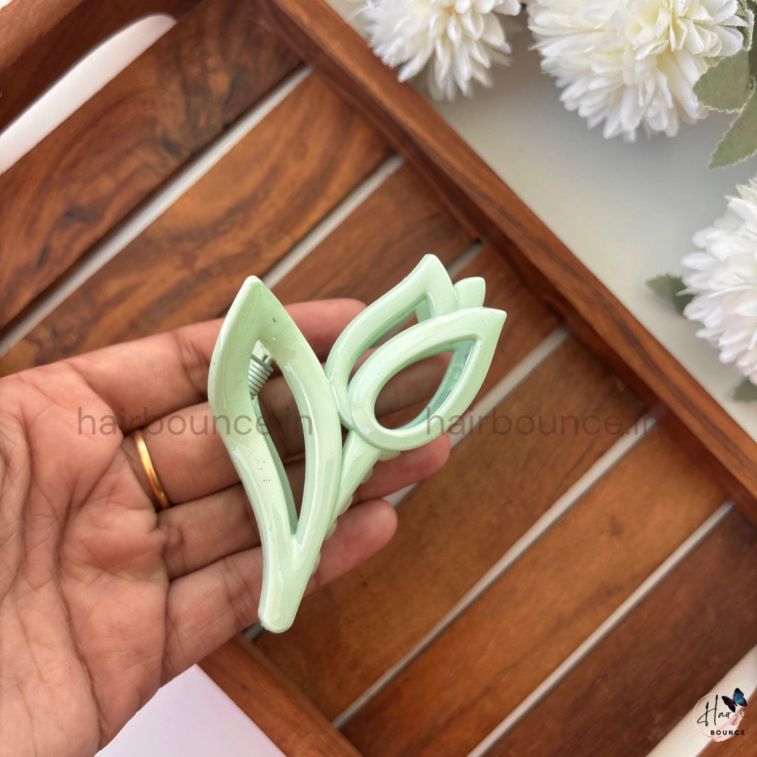 Tulip Grace Hair Claw – Medium