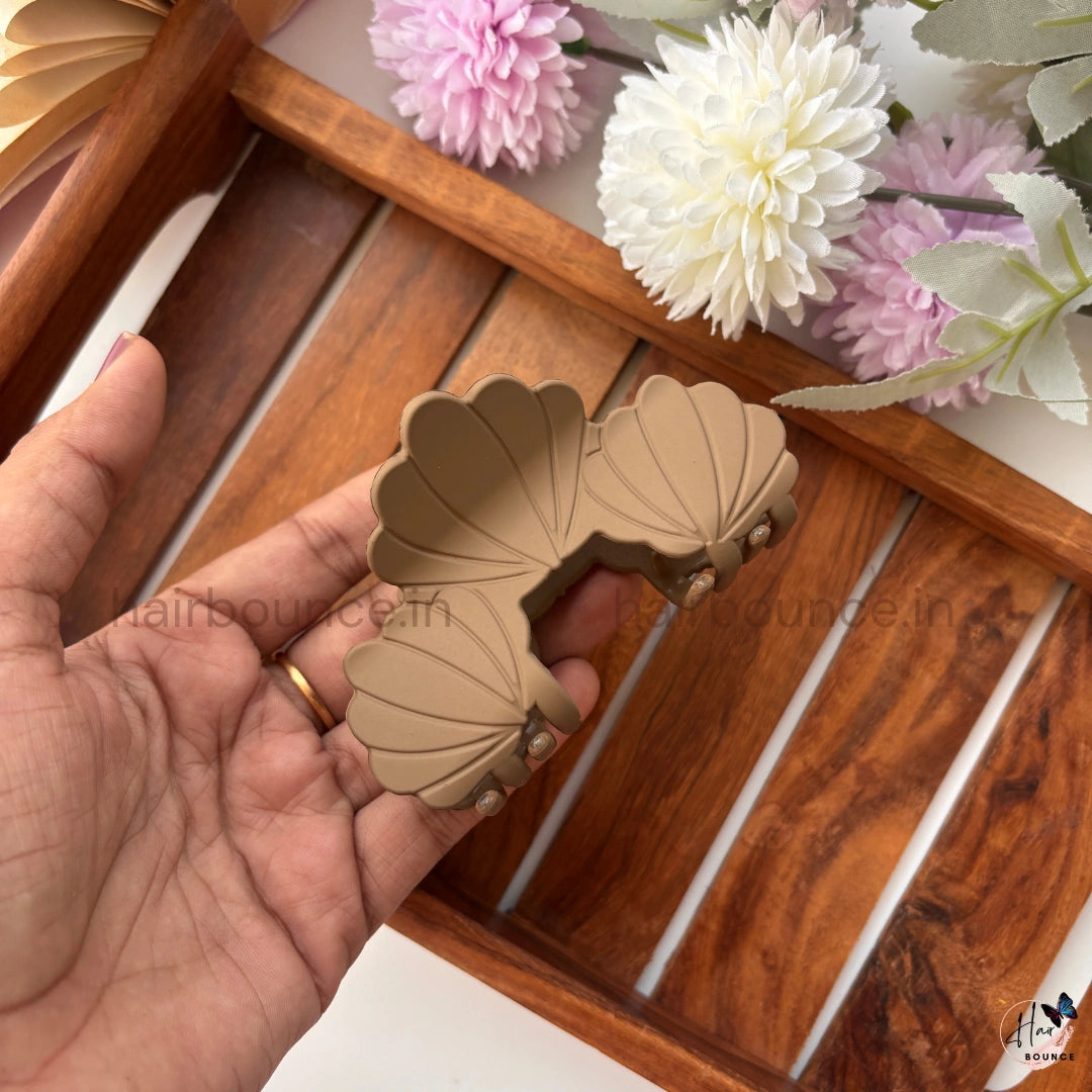 Matte Seashell Hair Claw – Large