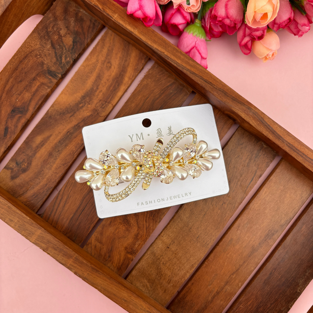 Knotted Pearl Stone Center Clip