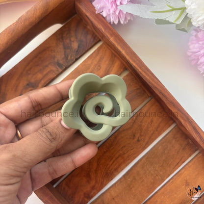 Bloom Twist Flower Hair Claw – Medium
