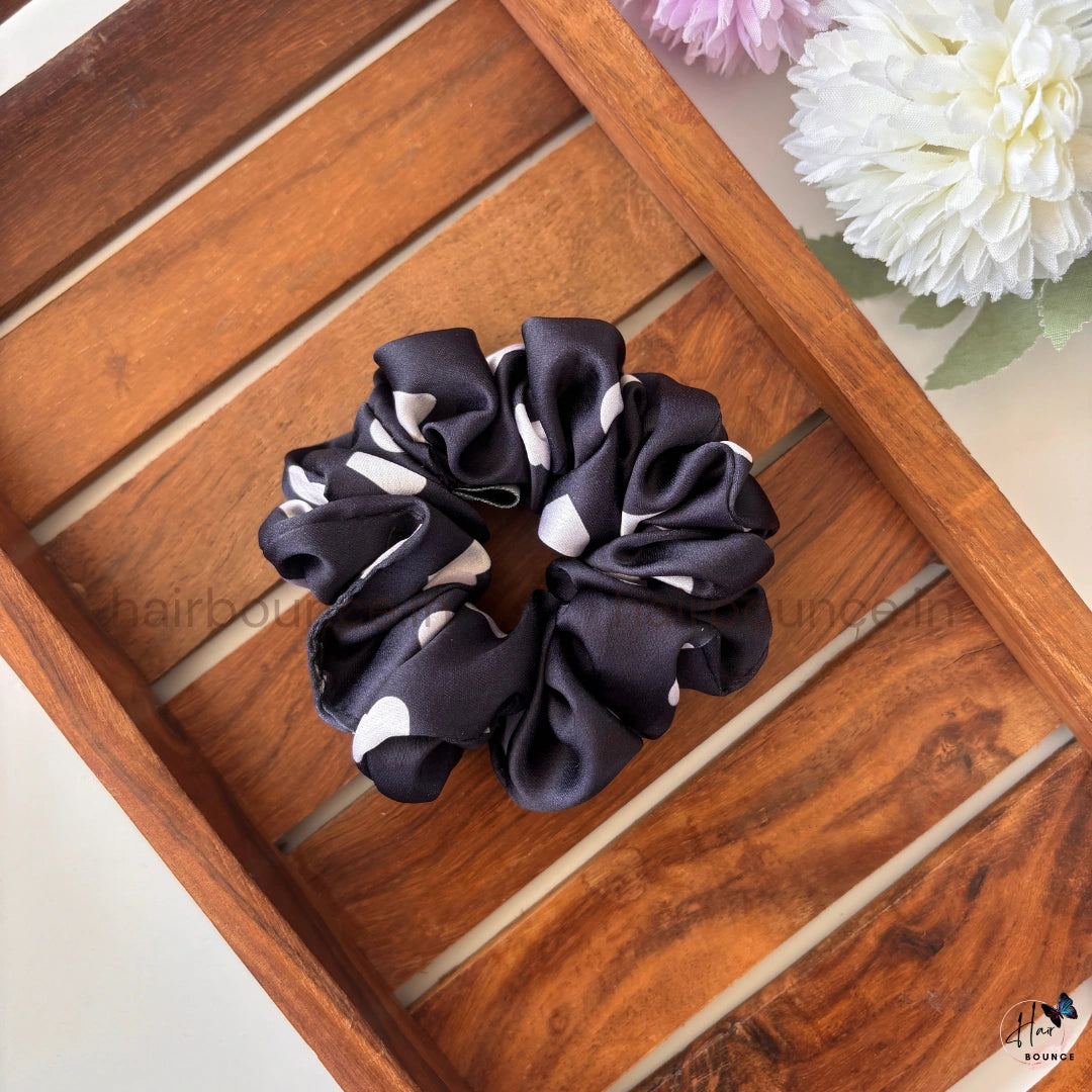 Black Heart Print Satin Scrunchie - Regular