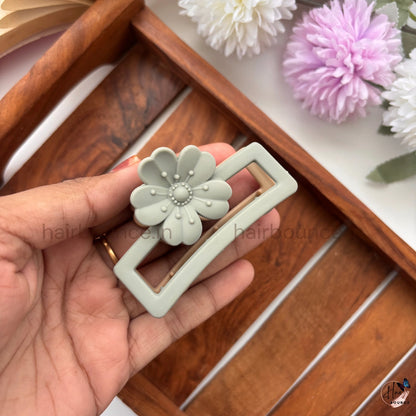 Dual-Colour Seeded Flower Rectangle Hair Claw – Medium