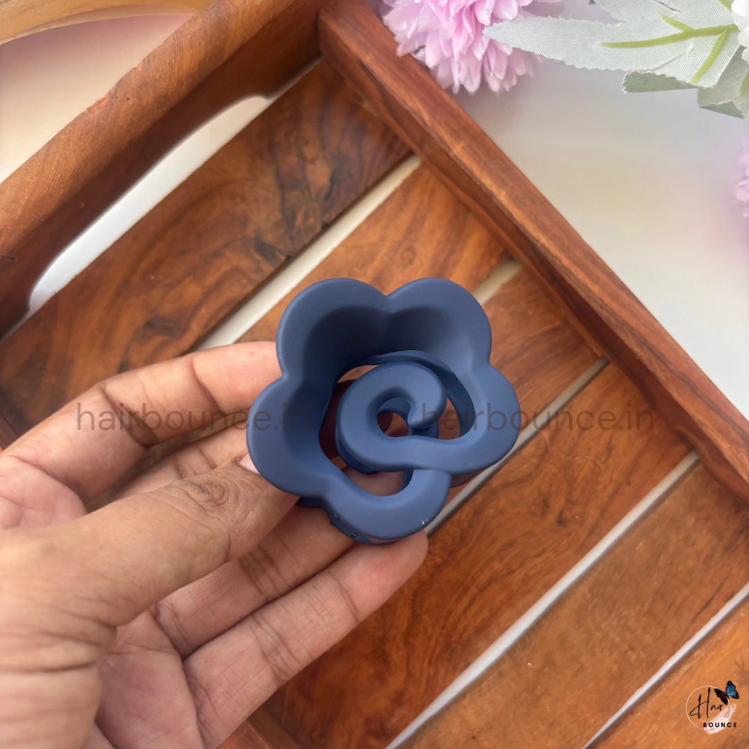 Bloom Twist Flower Hair Claw – Medium