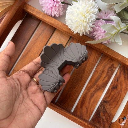 Matte Seashell Hair Claw – Large