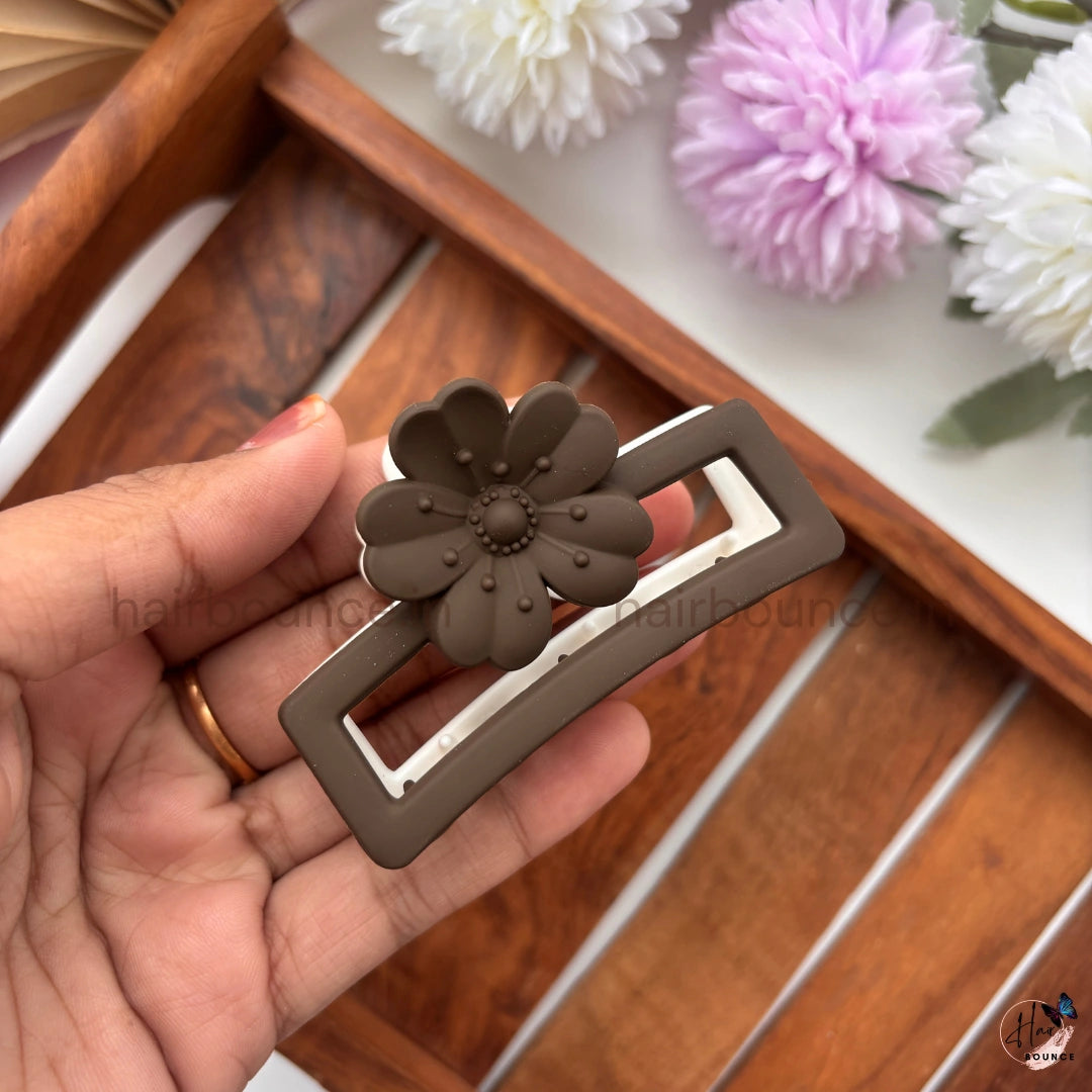 Dual-Colour Seeded Flower Rectangle Hair Claw – Medium