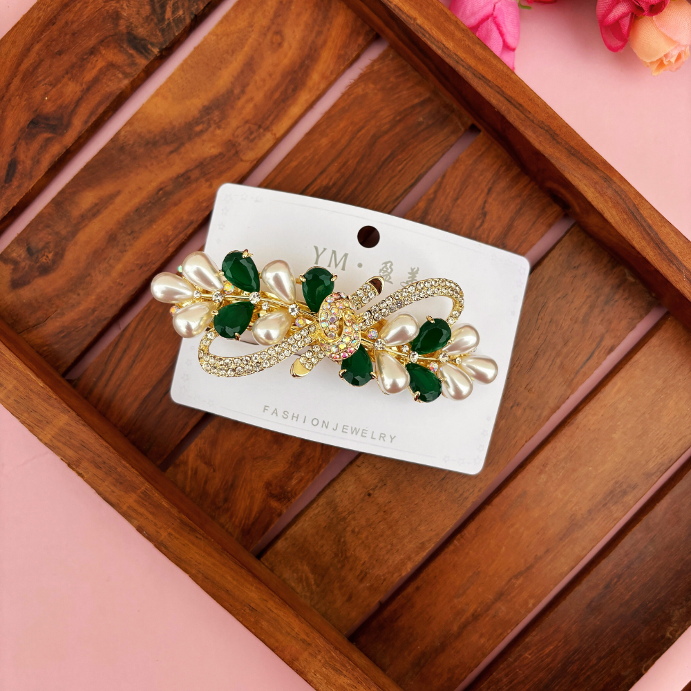 Knotted Pearl Stone Center Clip