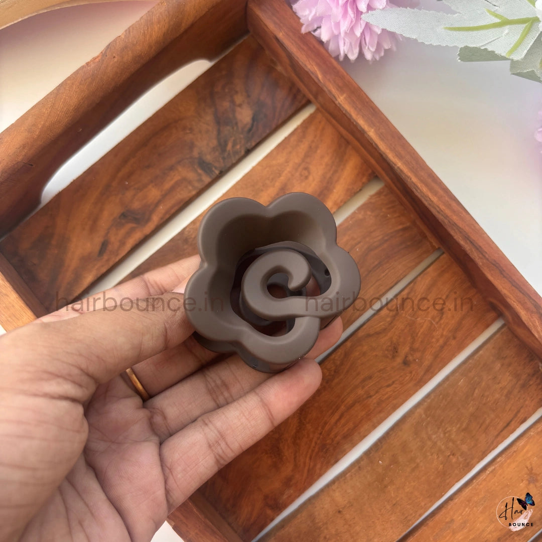 Bloom Twist Flower Hair Claw – Medium