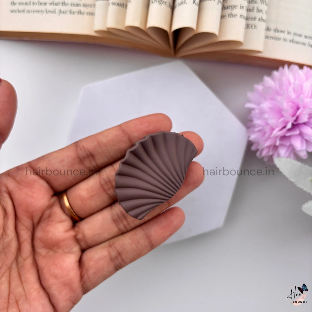 Nude Shade Shell Hair Claw – Small