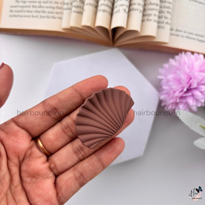 Nude Shade Shell Hair Claw – Small