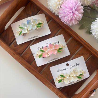 Pearl Blossom Center Clip