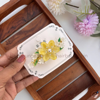 Radiant Blossom Pearl Hair Barrette – Elegant Floral Clip