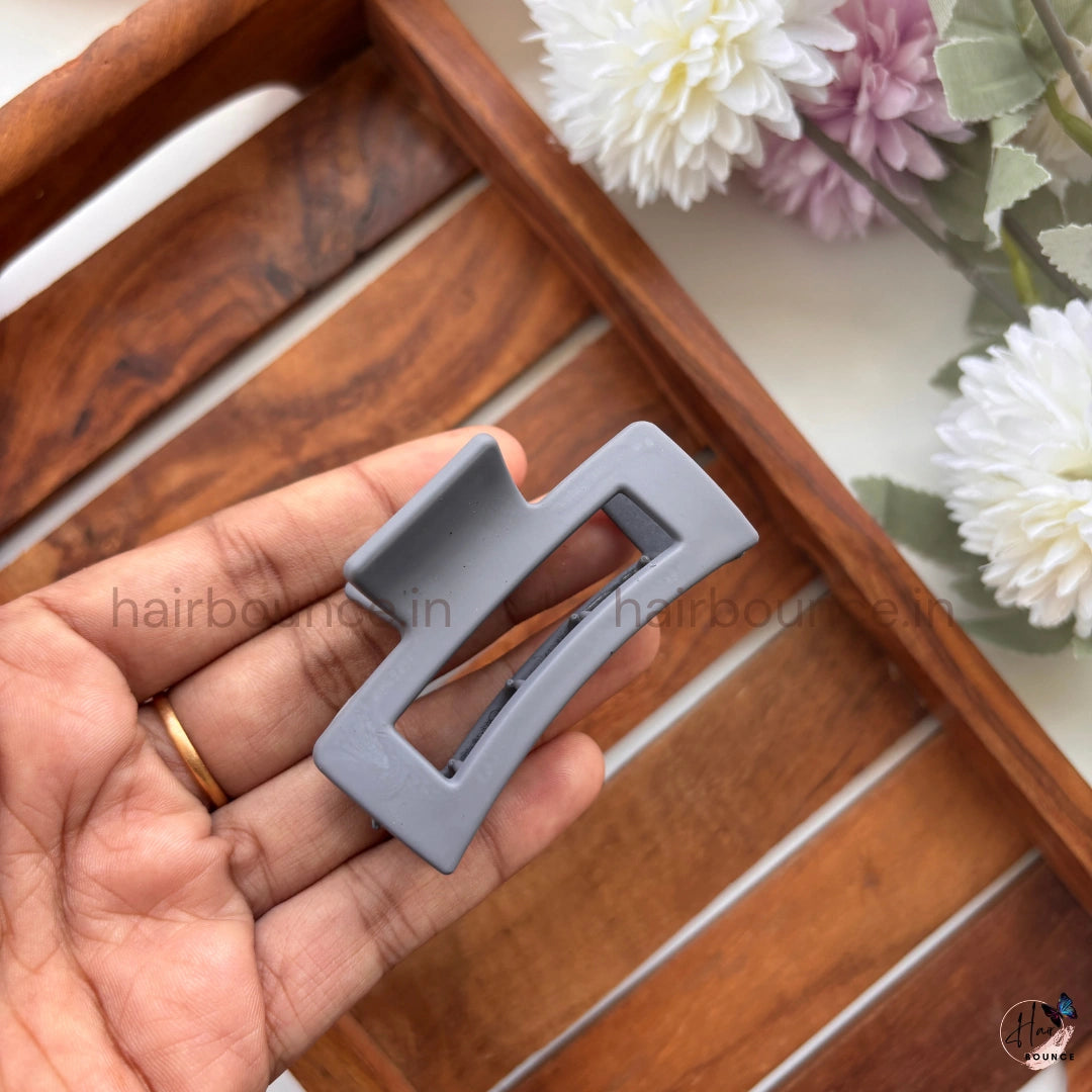 Minimalist Rectangle Hair Claw – Medium
